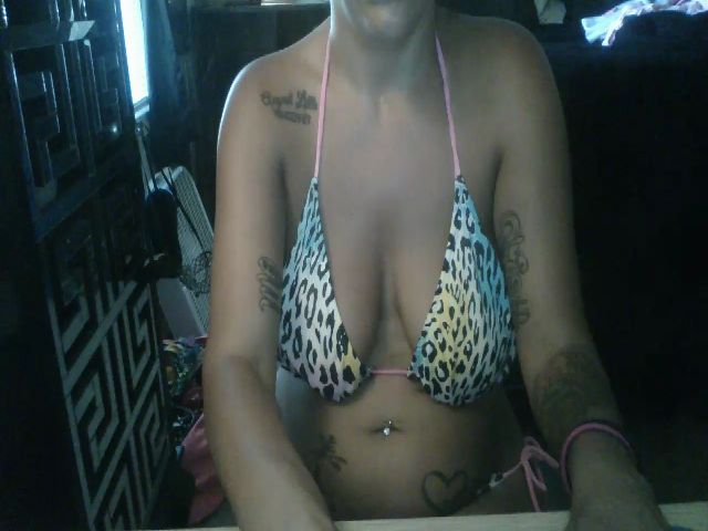 Live sex webcam photo for Angel_Marie1 #274119389