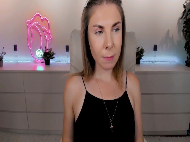 Live sex webcam photo for Angel_Sweet18 #274284487