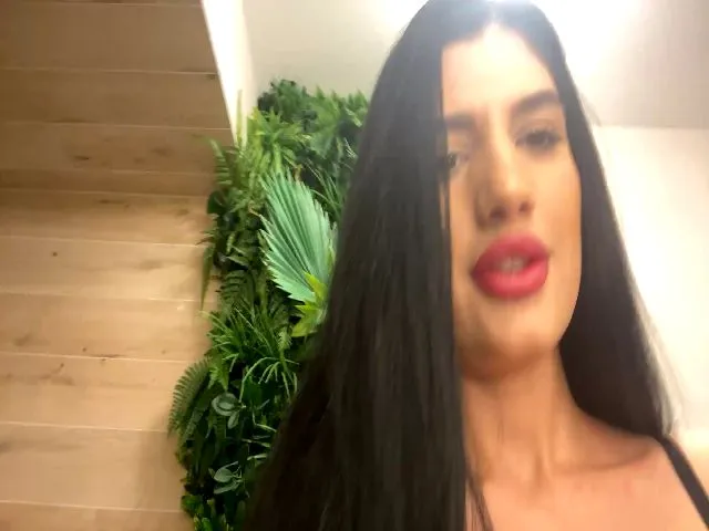 Live sex webcam photo for AngelaFaye #272884042