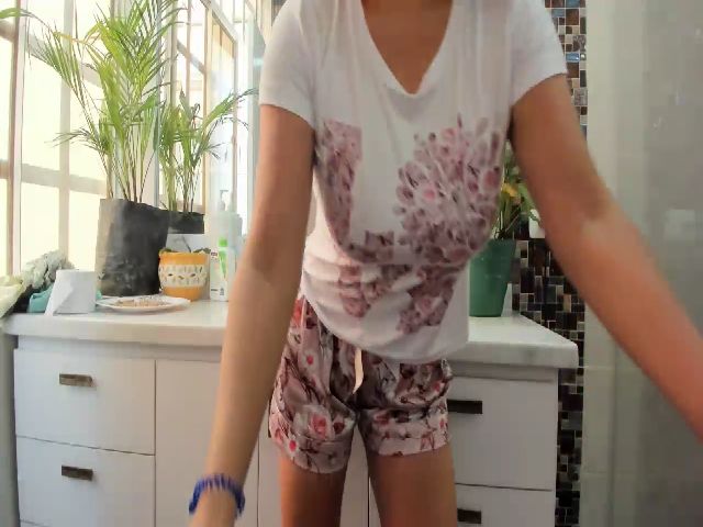 Live sex webcam photo for AngelaMar #271843315