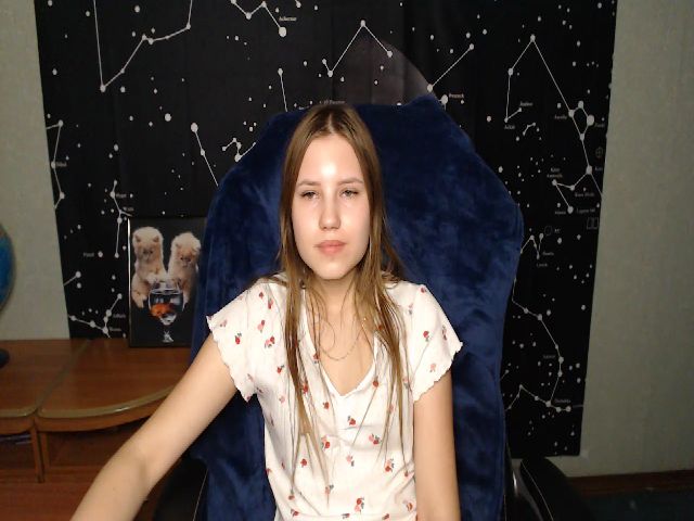 Live sex webcam photo for AngelaOwen #272009712