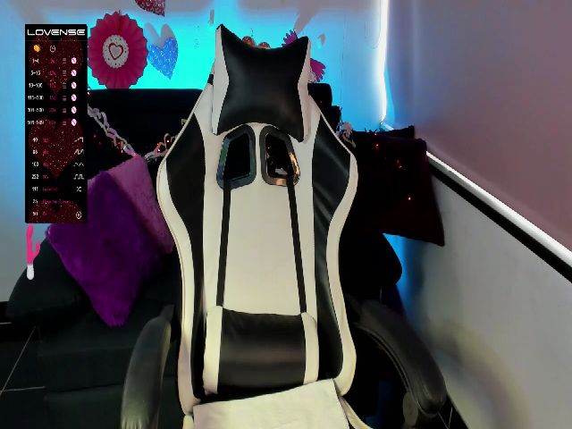 Live sex webcam photo for Angelicce_ #272438610