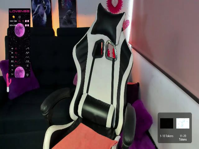 Live sex webcam photo for Angelicce_ #272954171