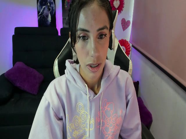 Live sex webcam photo for Angelicce_ #273117926