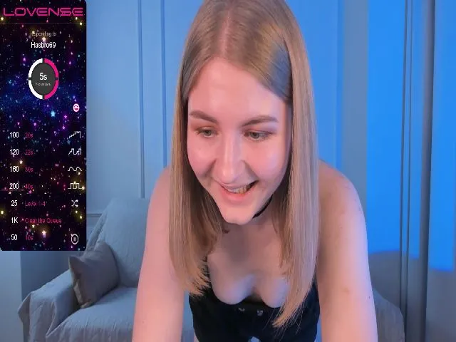 Live sex webcam photo for Angelicfame #273272193