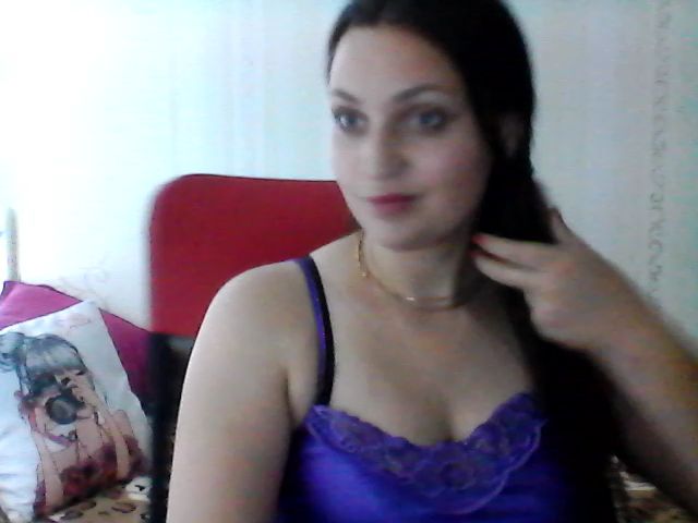 Live sex webcam photo for AngellMaria #273714719
