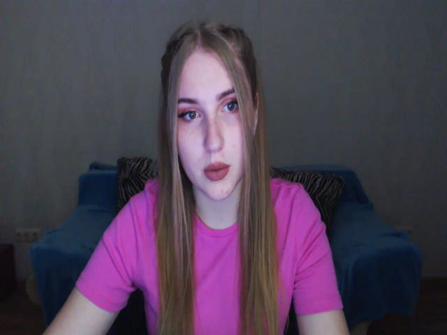 Live sex webcam photo for Angelloveee #273599271