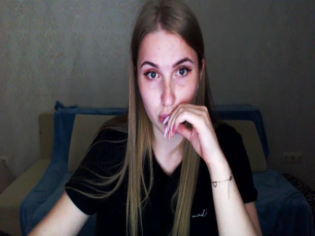 Live sex webcam photo for Angelloveee #273688558