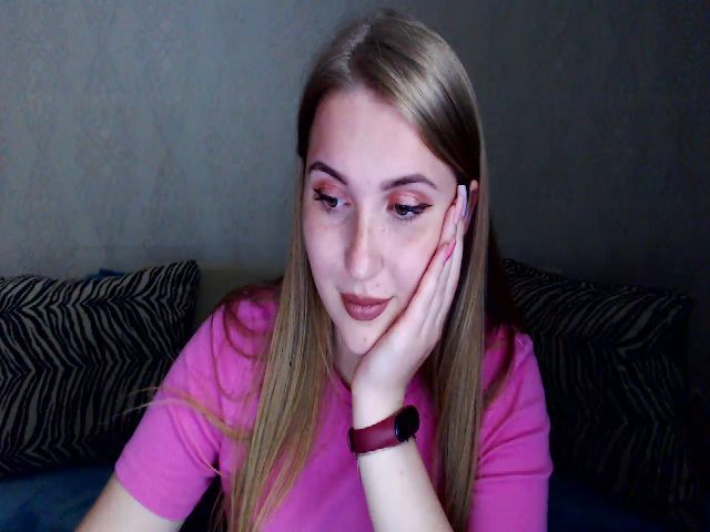 Live sex webcam photo for Angelloveee #273742245