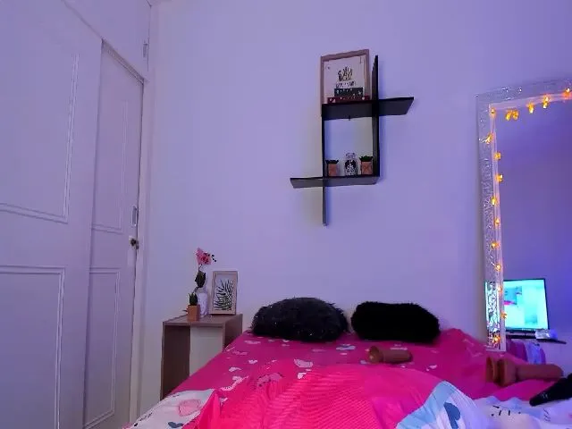 Live sex webcam photo for AngellyClark #272019279