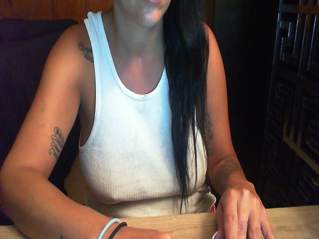 Live sex webcam photo for Angelmarie89 #273964349