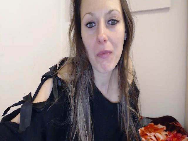 Live sex webcam photo for Angelslive5 #271792894