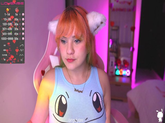Live sex webcam photo for Angelytaxx #272325144