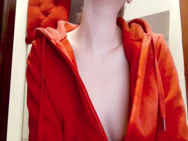 Live sex webcam photo for AngieBaby_77 #272597046