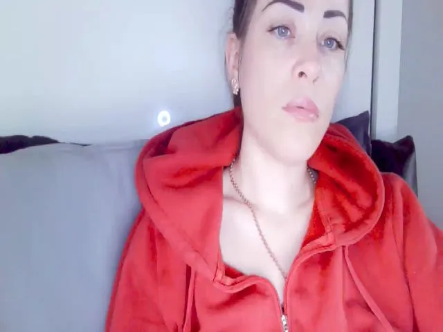 Live sex webcam photo for AngieBaby_77 #272919270
