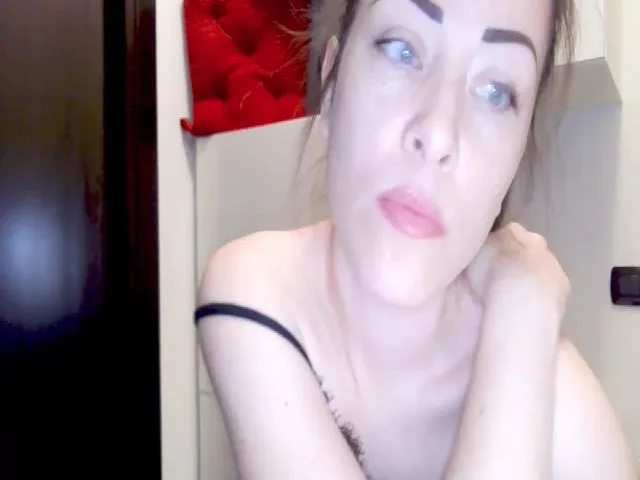 Live sex webcam photo for AngieBaby_77 #273117148