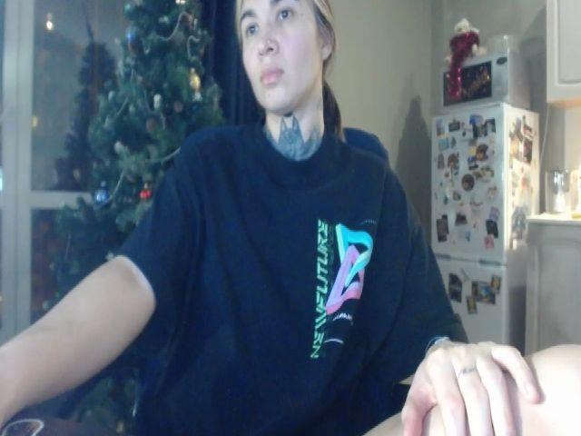 Live sex webcam photo for Angie_Wild #272152675