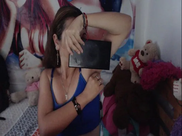 Live sex webcam photo for AnieHorny #272096781