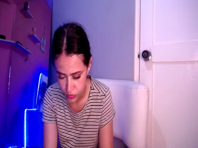 Live sex webcam photo for Anie_Rose #273299906