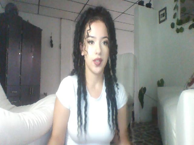 Live sex webcam photo for Anisabinnaz #272869455