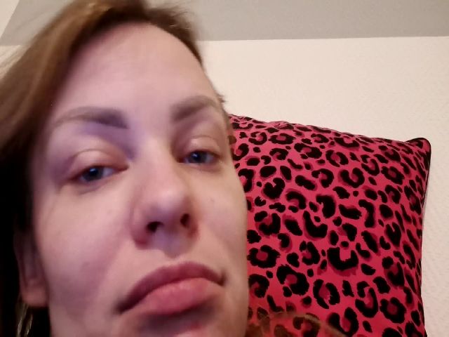 Live sex webcam photo for AnnaDiamond1 #287889241