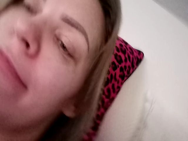 Live sex webcam photo for AnnaDiamond1 #287889242