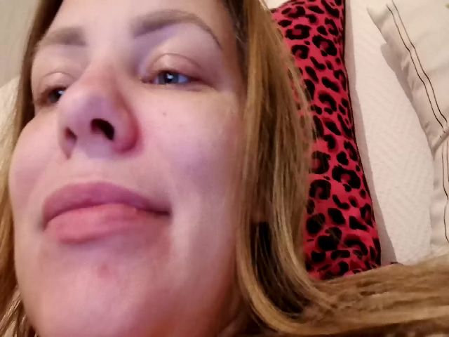 Live sex webcam photo for AnnaDiamond1 #287889244