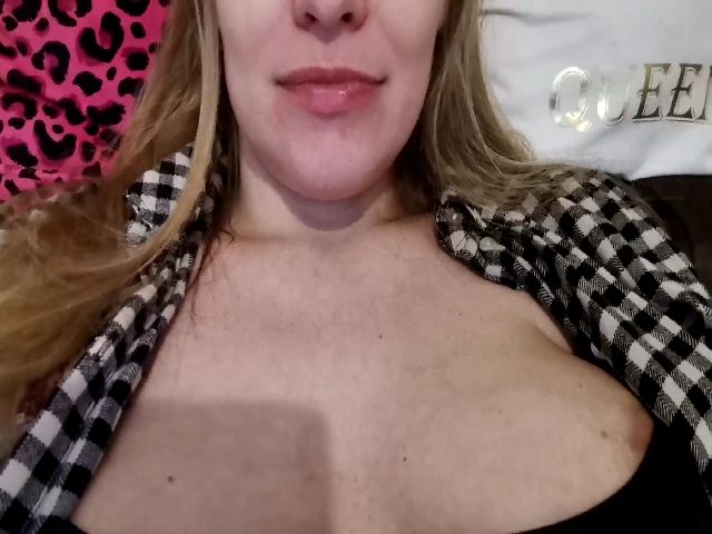 Live sex webcam photo for AnnaDiamond1 #287889249