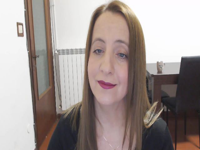 Live sex webcam photo for AnnaElla #272592695