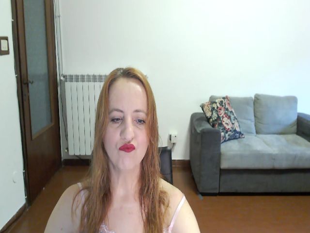 Live sex webcam photo for AnnaElla #273809084