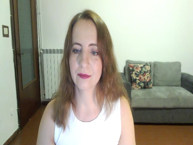 Live sex webcam photo for AnnaElla #274438884