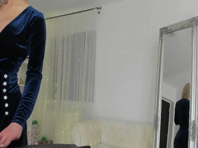 Live sex webcam photo for AnnaGlow #271789235