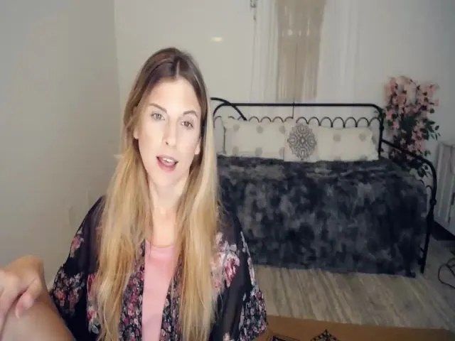 Live sex webcam photo for AnnaLand #271904381