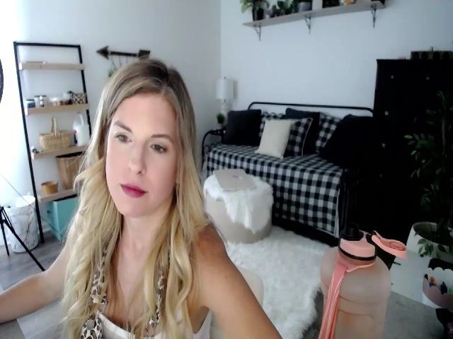 Live sex webcam photo for AnnaLand #274379414