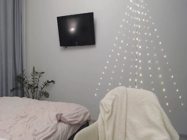 Live sex webcam photo for AnnaLuvs #271890723