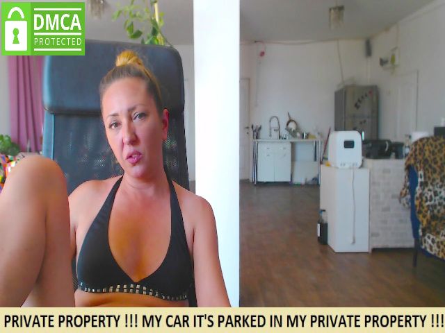 Live sex webcam photo for AnnaSquirt69 #273381992