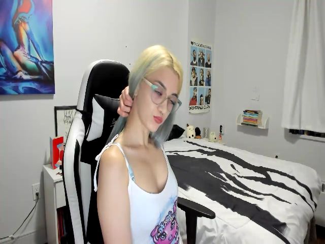 Live sex webcam photo for AnnaTame #274518436