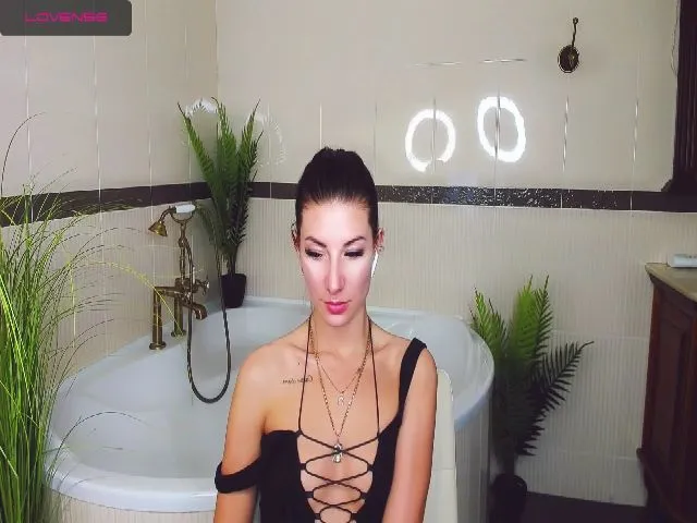 Live sex webcam photo for AnnaTotty #272501541