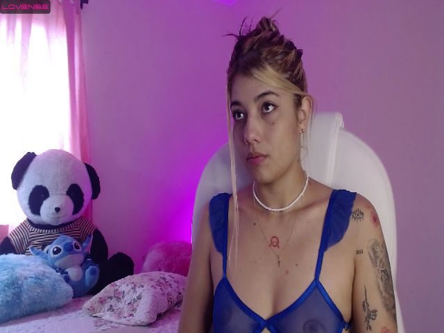 Live sex webcam photo for Anna_shell #273775777