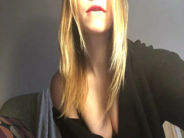 Live sex webcam photo for Anna_soyer #272251508