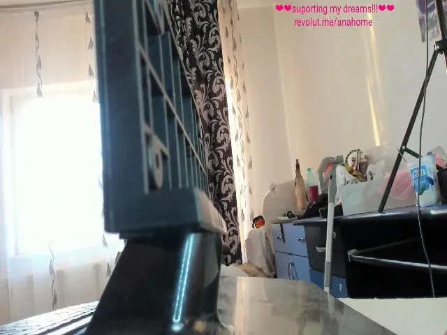 Live sex webcam photo for Annaanny #272853708