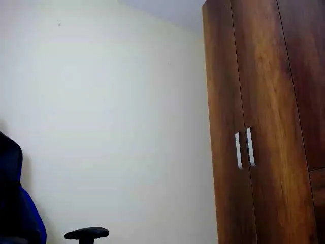 Live sex webcam photo for Annay69 #272161951