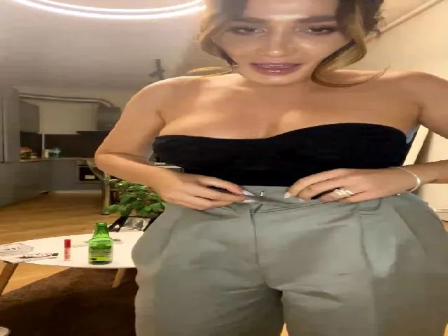 Live sex webcam photo for AnneMary39 #274516322