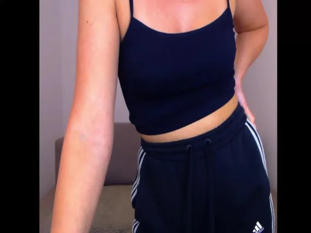 Live sex webcam photo for AnneSofia #275135265