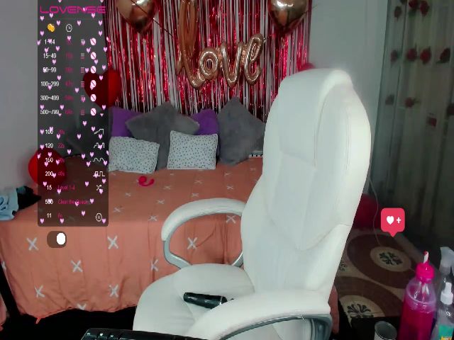 Live sex webcam photo for AnneliseWalk #272517724