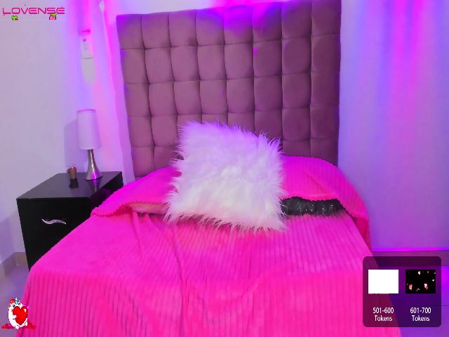 Live sex webcam photo for Annescarlett #273573043