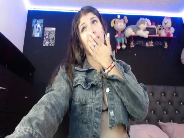 Live sex webcam photo for Annie777 #272112242