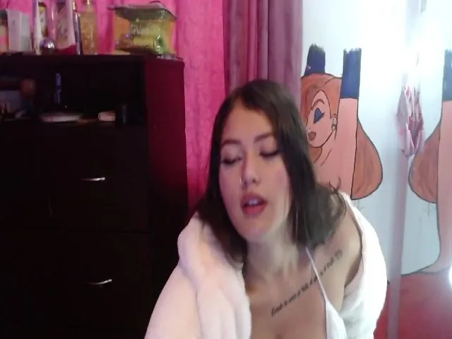 Live sex webcam photo for Annie777 #273128237