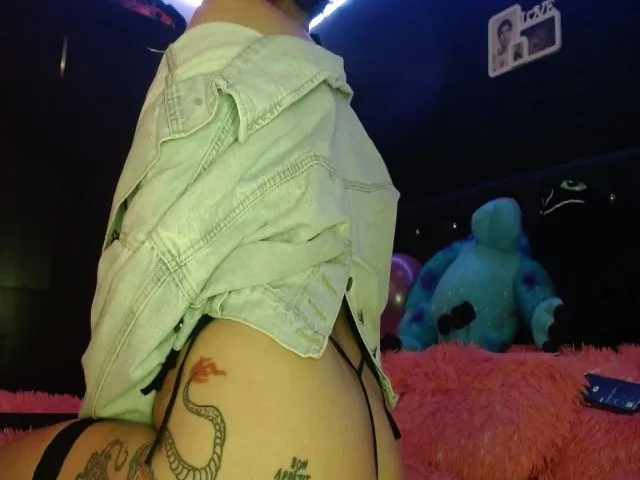Live sex webcam photo for Annie777 #274221378