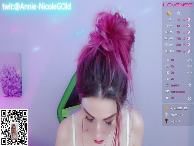 Live sex webcam photo for AnnieGOld #273556525